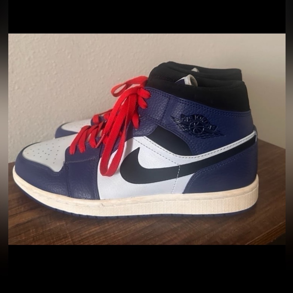 Jordan ones Retro Mids Royal Purple